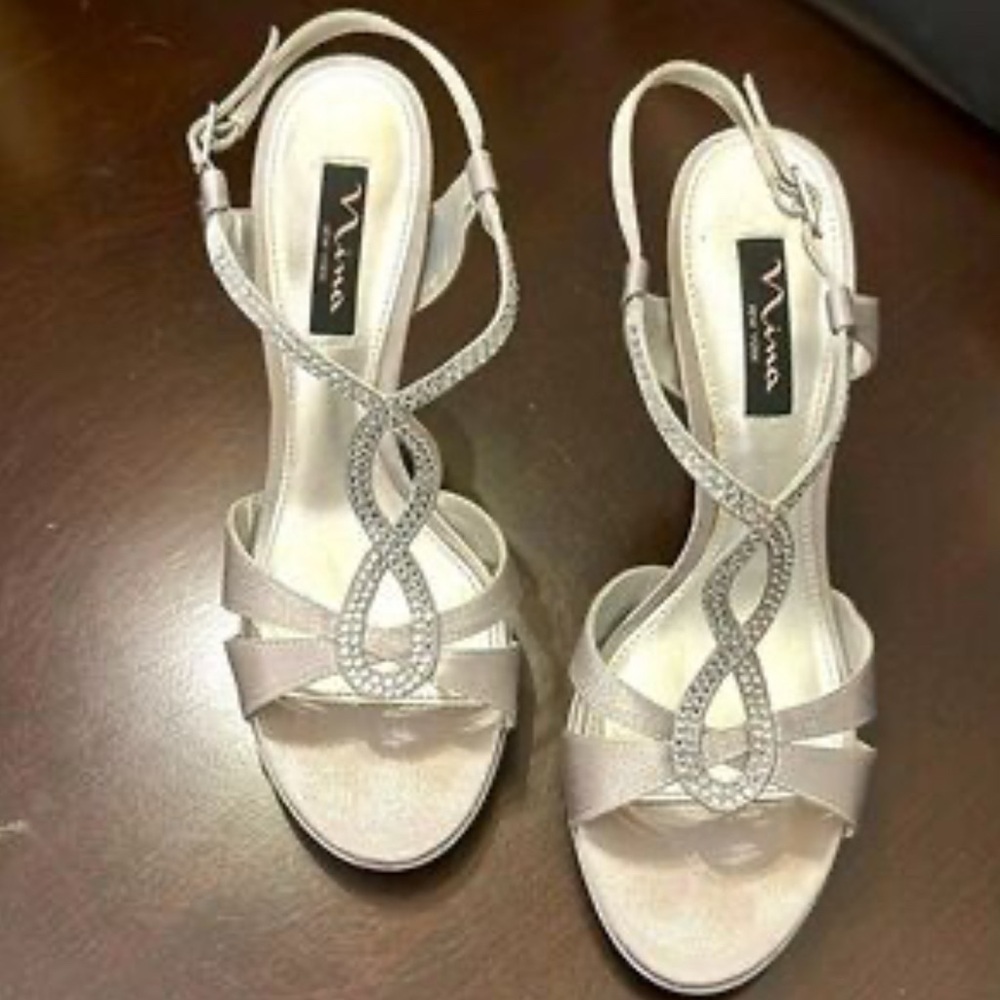 Nina Graysen Royal Silver Heels with Rhinestones Size 7.5